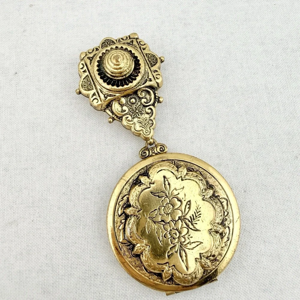 Vintage Gold Tone Locket Fur Clip Brooch Pin Engraved Floral Ornate Photo MCM